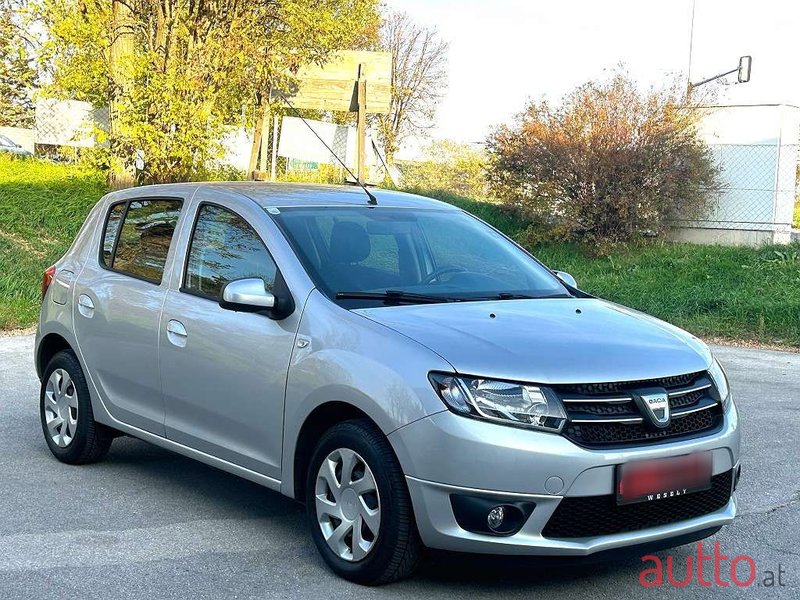 2016' Dacia Sandero photo #3