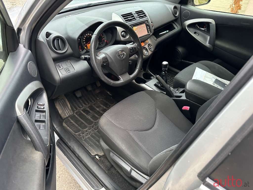 2012' Toyota RAV4 photo #6