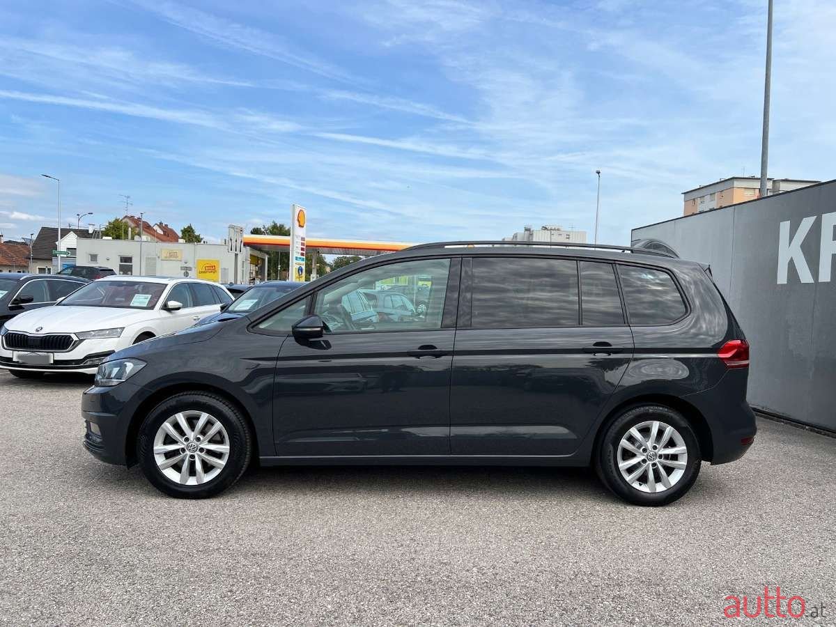 2019' Volkswagen Touran photo #6