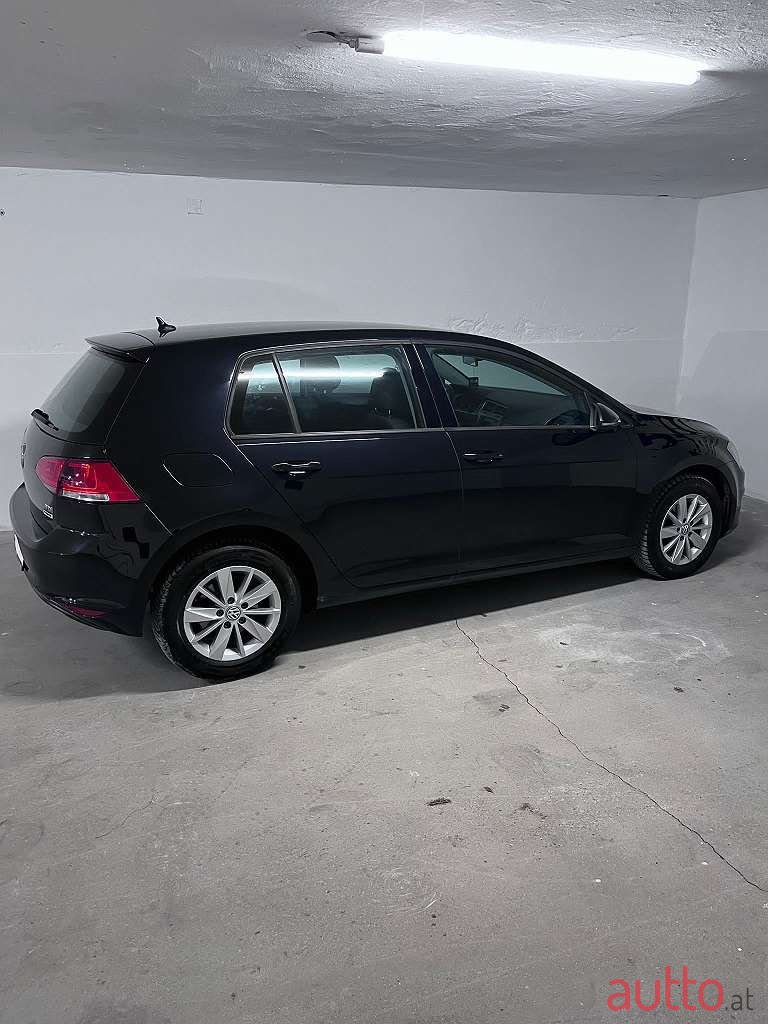2016' Volkswagen Golf photo #4