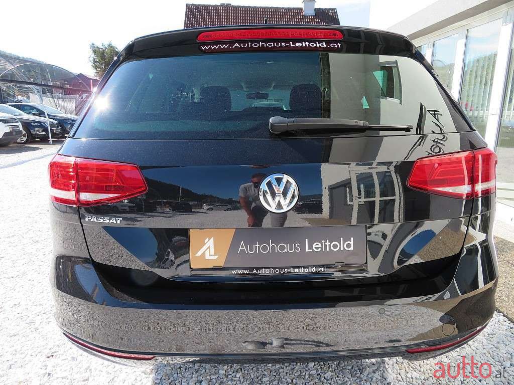 2019' Volkswagen Passat photo #5