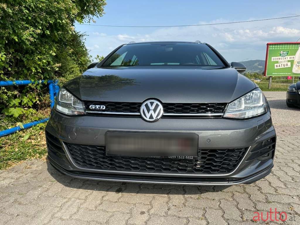 2017' Volkswagen Golf photo #1