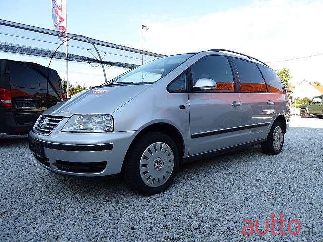 2008' Volkswagen Sharan photo #1