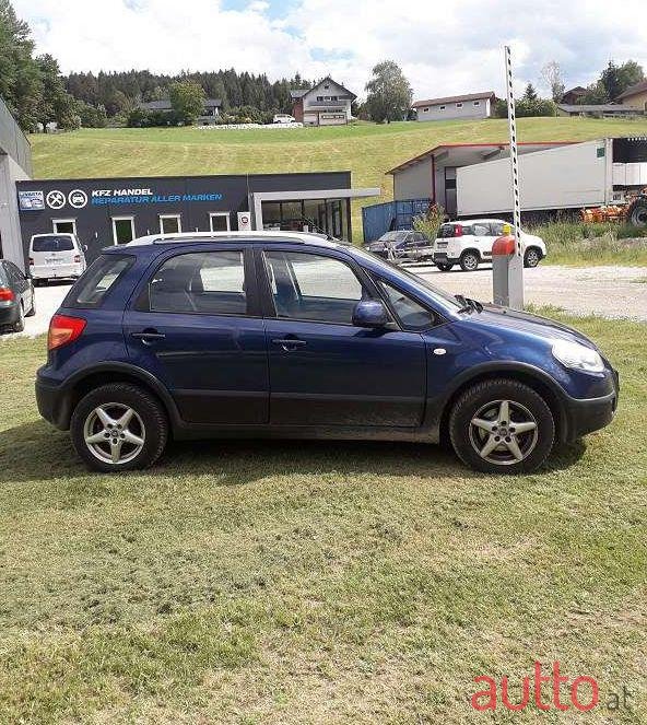 2009' Fiat Sedici photo #1