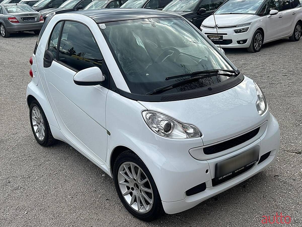 2011' Smart Fortwo photo #3
