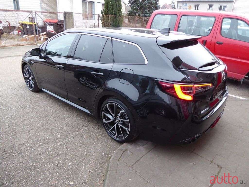 2019' Toyota Corolla photo #2