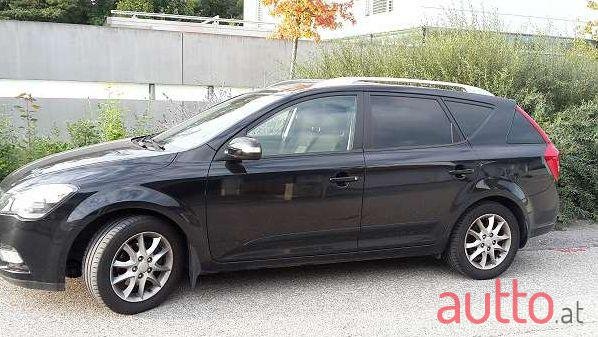 2011' Kia Ceed photo #1