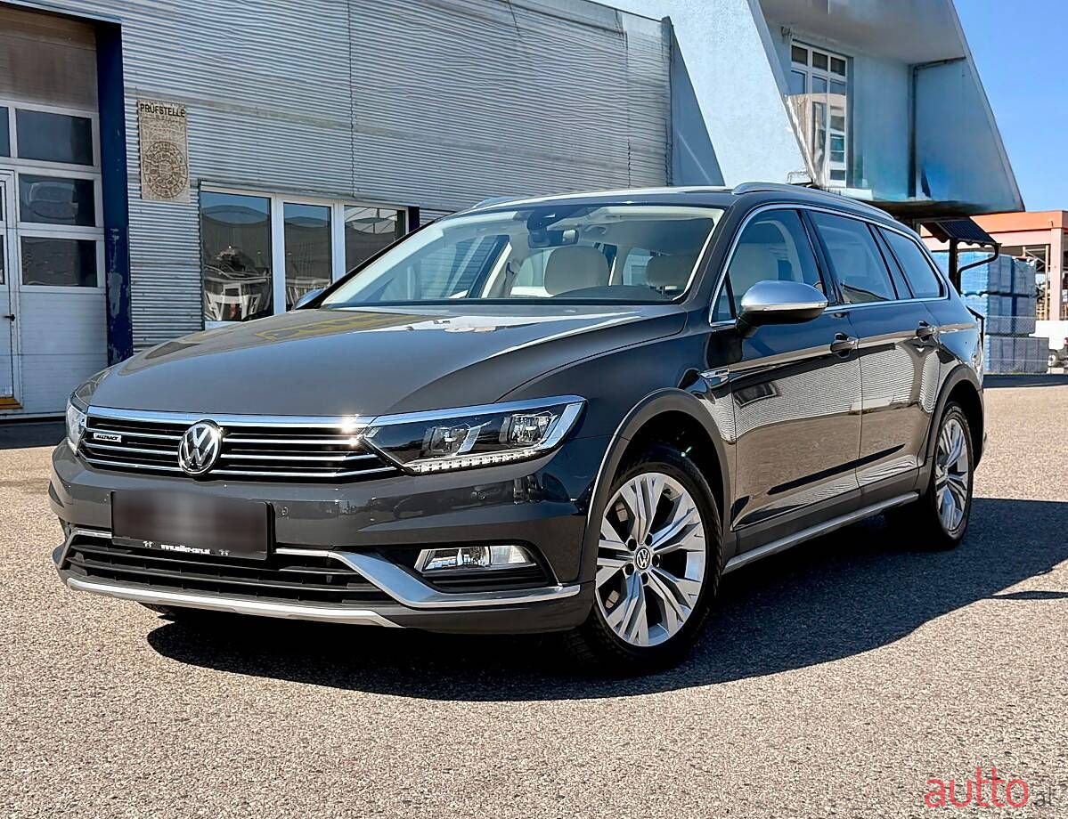 2018' Volkswagen Passat photo #1