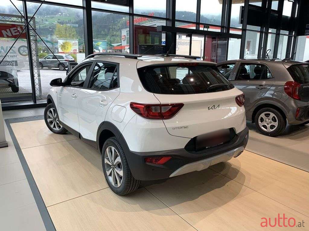 2023' Kia Stonic photo #2