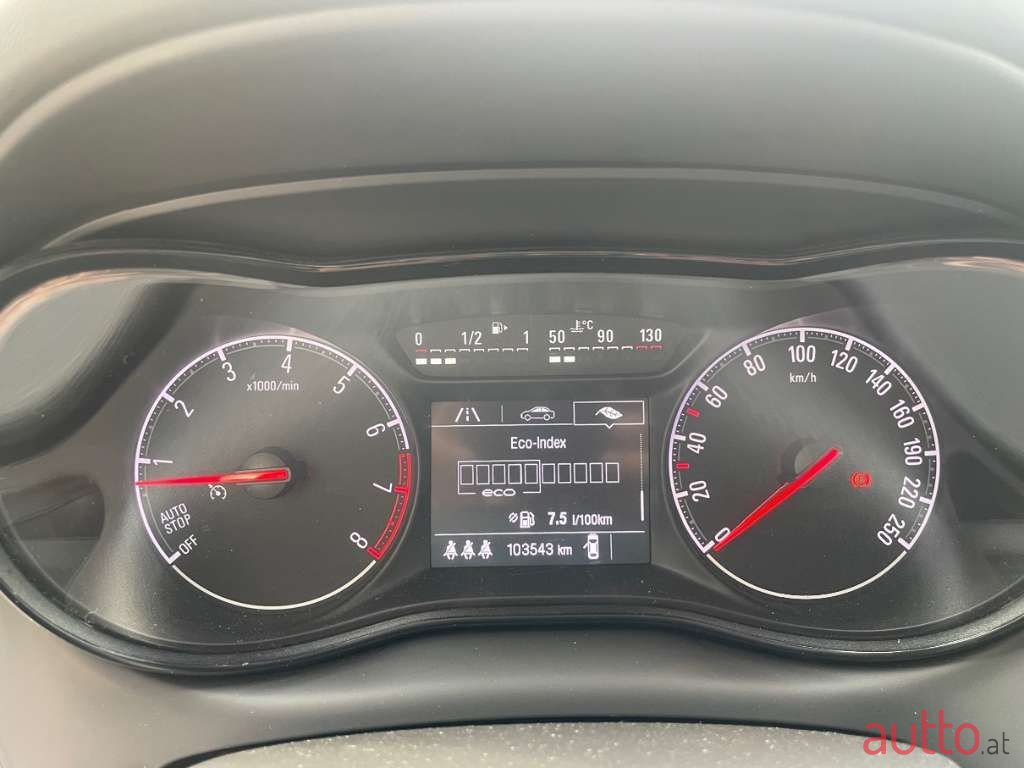 2017' Opel Zafira photo #6