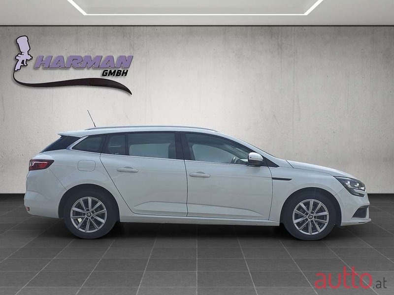 2019' Renault Megane photo #6