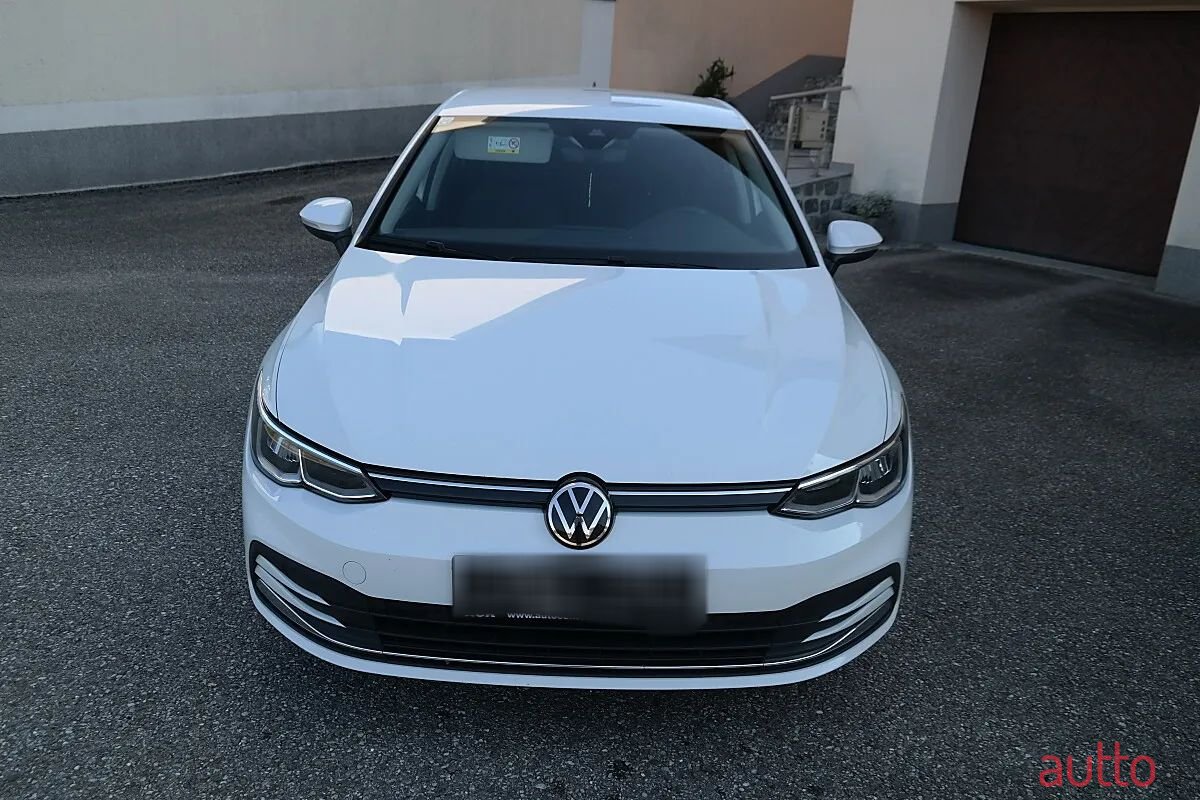 2022' Volkswagen Golf photo #2