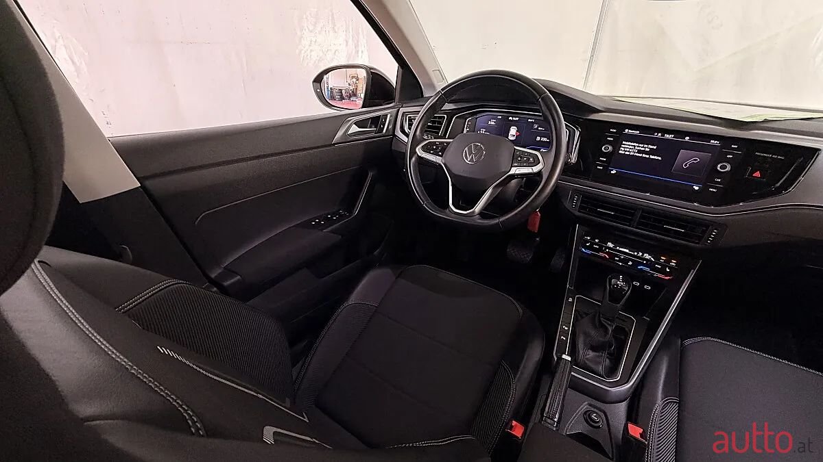 2022' Volkswagen Taigo photo #3