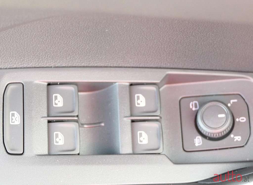 2022' Volkswagen T-Cross photo #4