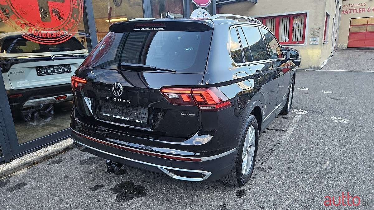 2021' Volkswagen Tiguan photo #5