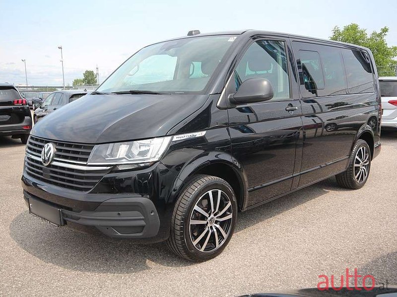 2021' Volkswagen Multivan photo #3