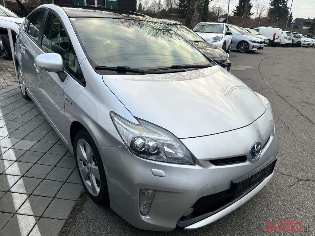 2013' Toyota Prius photo #3