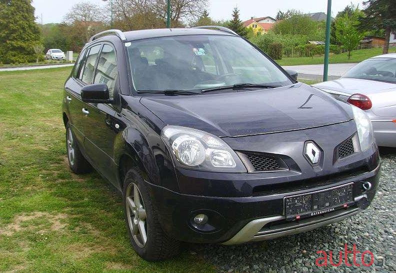 2010' Renault Koleos photo #4