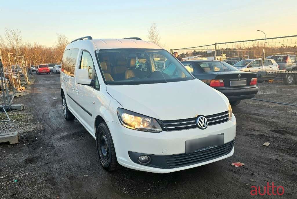 2011' Volkswagen Caddy photo #2