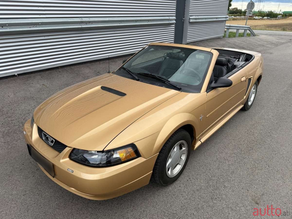 2001' Ford Mustang photo #1