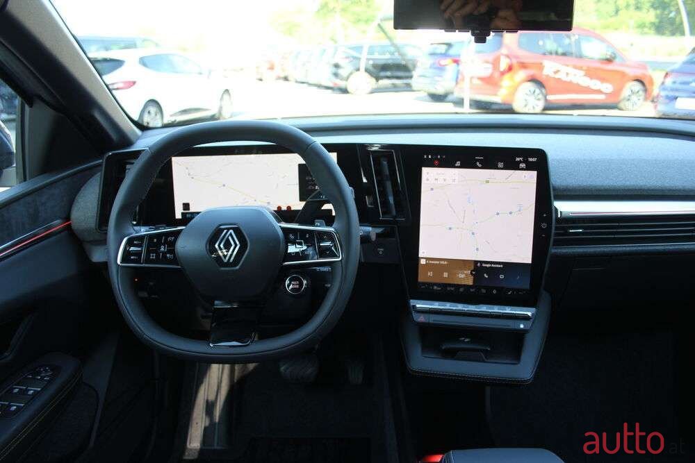 2022' Renault Megane photo #4