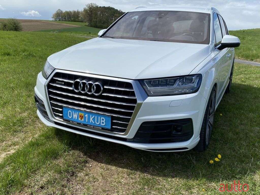 2015' Audi Q7 photo #3
