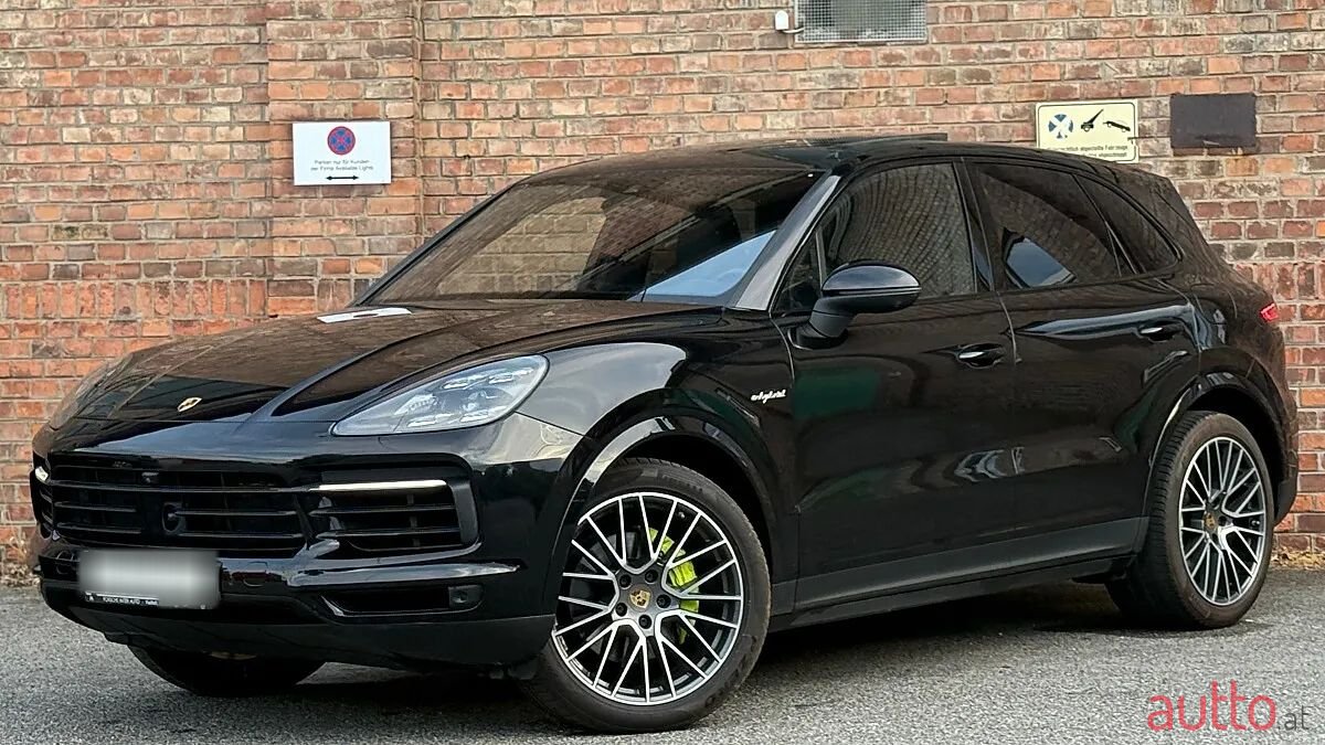 2018' Porsche Cayenne photo #3