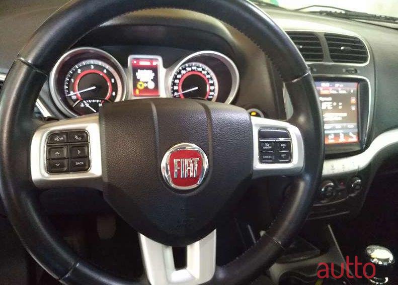 2012' Fiat Freemont photo #1