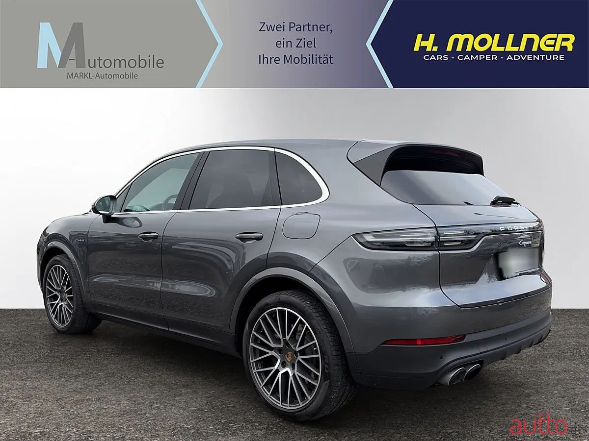 2021' Porsche Cayenne photo #5
