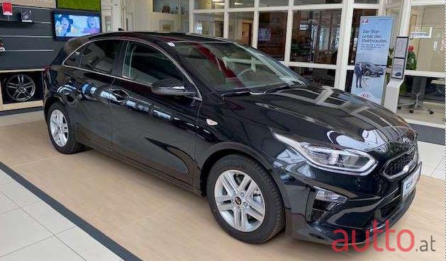 2020' Kia Cee'D photo #1