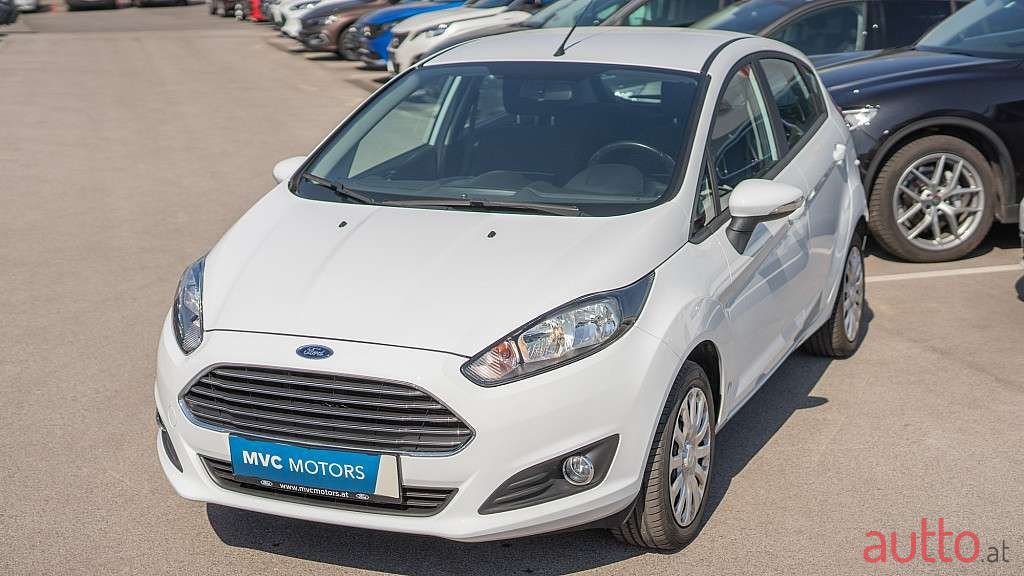 2013' Ford Fiesta photo #3