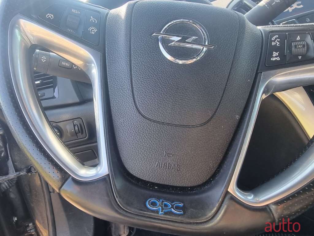 2014' Opel Astra photo #6