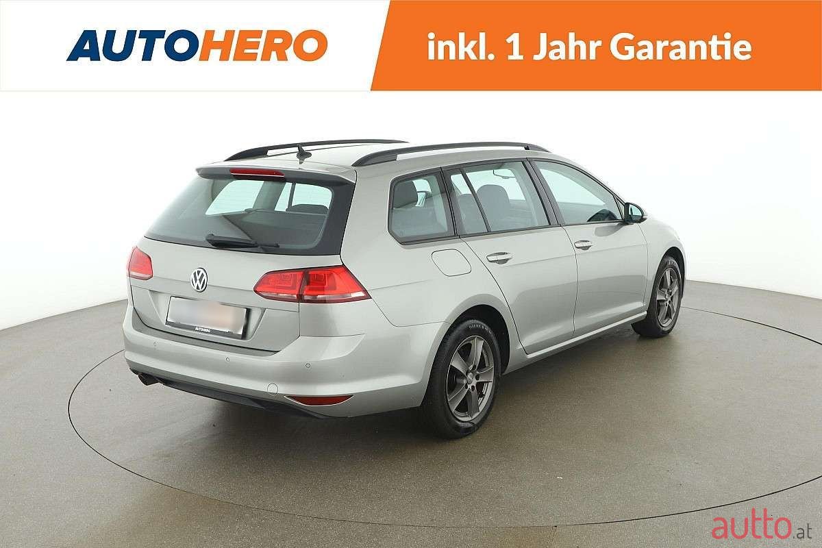 2015' Volkswagen Golf photo #5