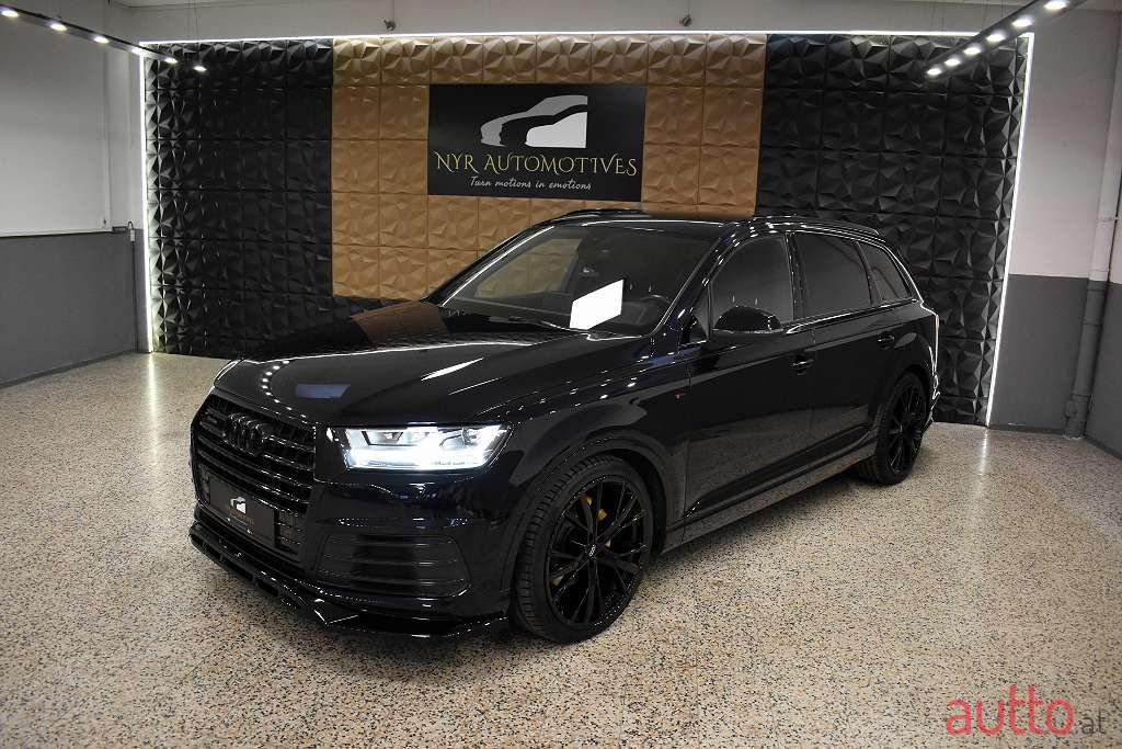 2015' Audi Q7 photo #5