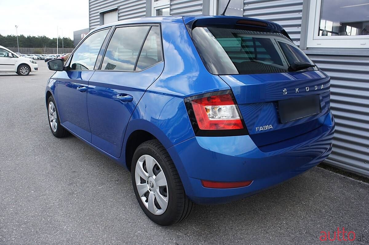 2020' Skoda Fabia photo #3