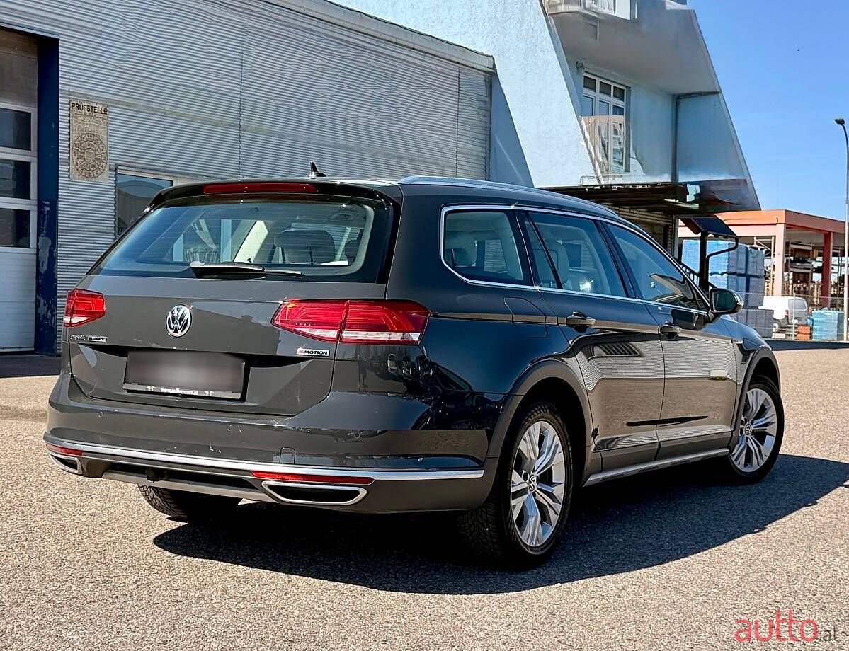 2018' Volkswagen Passat photo #6