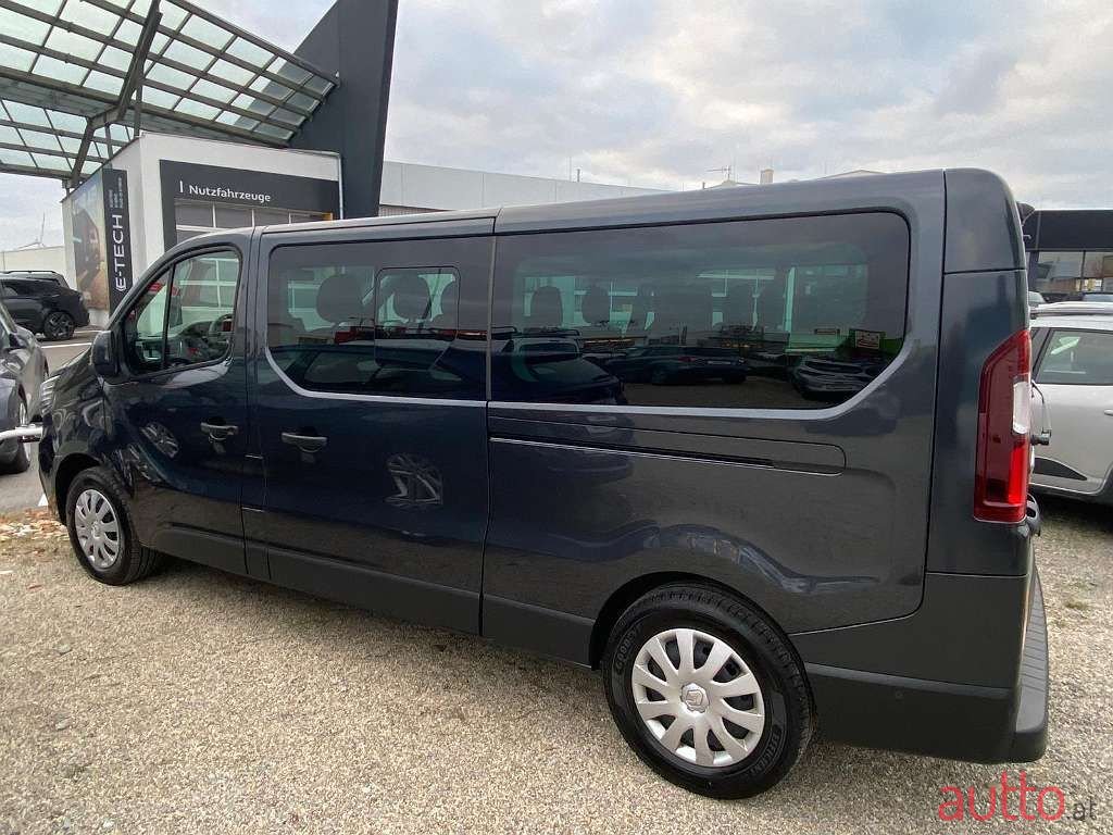 2023' Renault Trafic photo #3