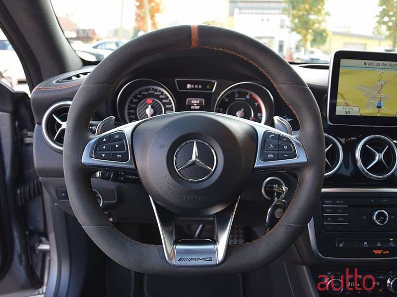 2015' Mercedes-Benz Cla-Klasse photo #5