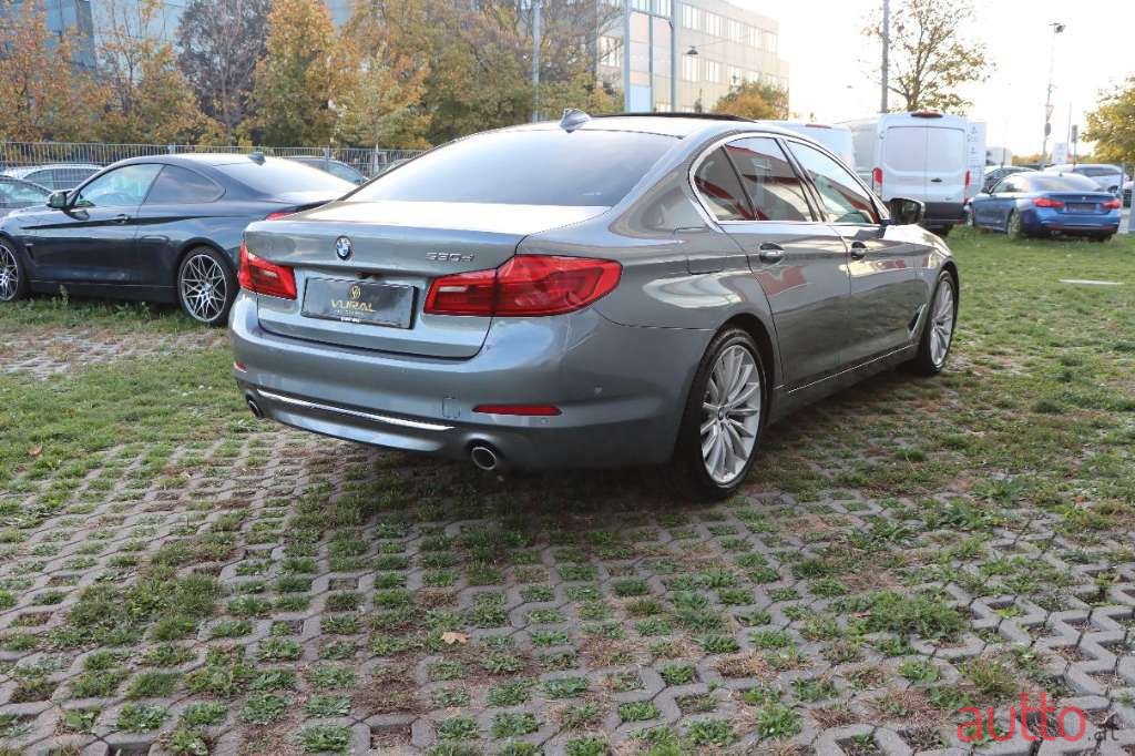 2017' BMW 5Er-Reihe photo #6