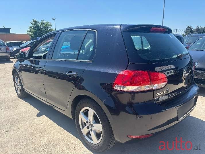 2010' Volkswagen Golf photo #4