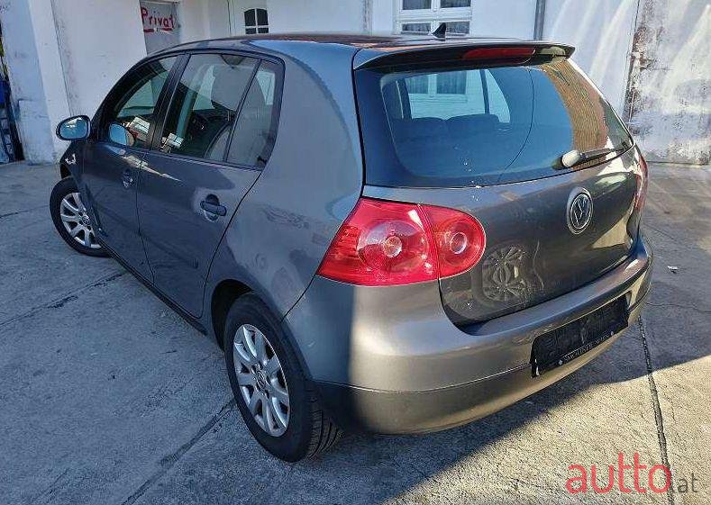 2007' Volkswagen Golf photo #1