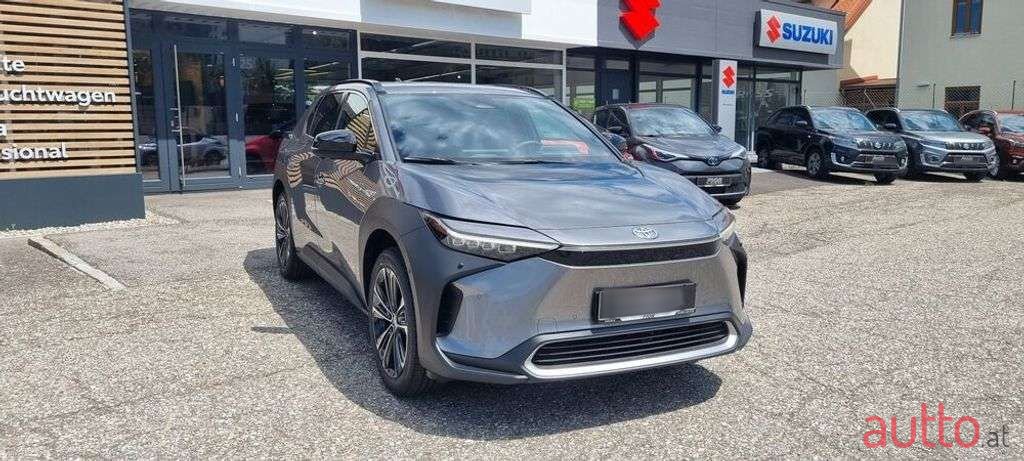 2023' Toyota bZ4X photo #3