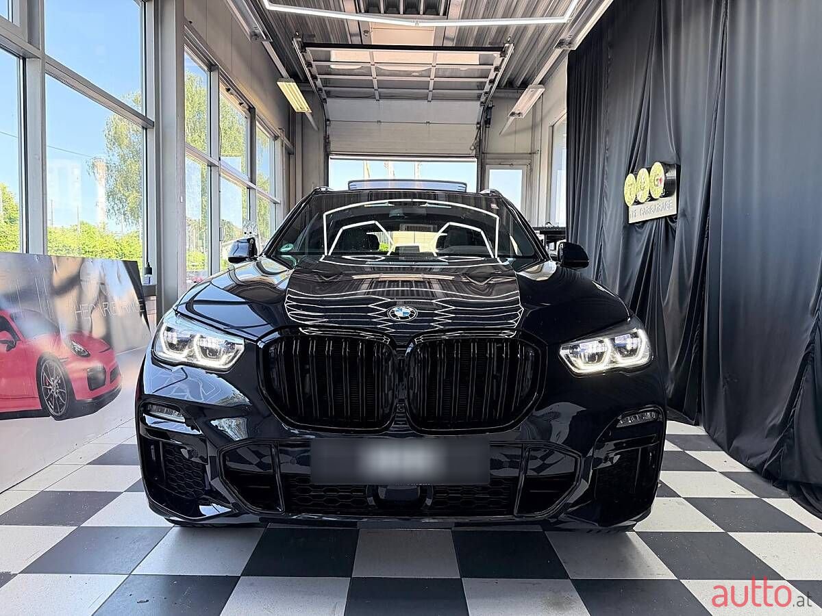 2020' BMW X5 photo #2