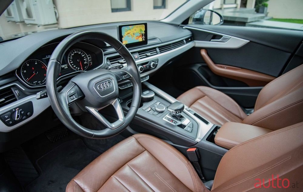 2017' Audi A4 Avant photo #5