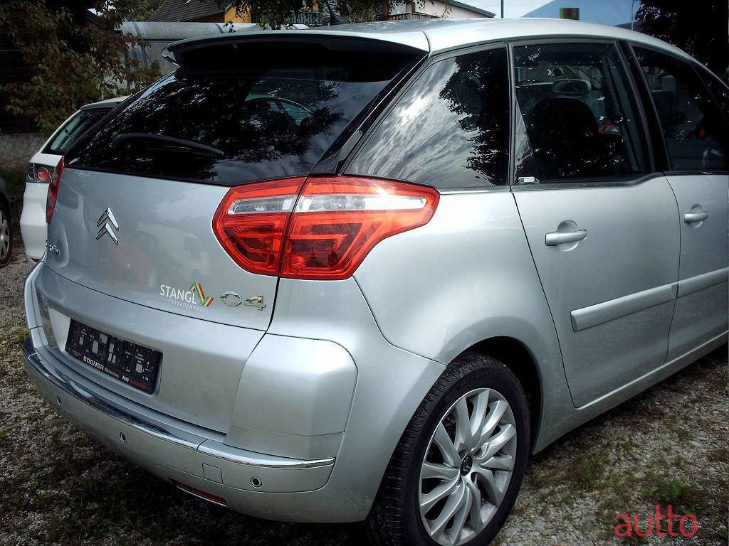 2009' Citroen C4 Picasso photo #4