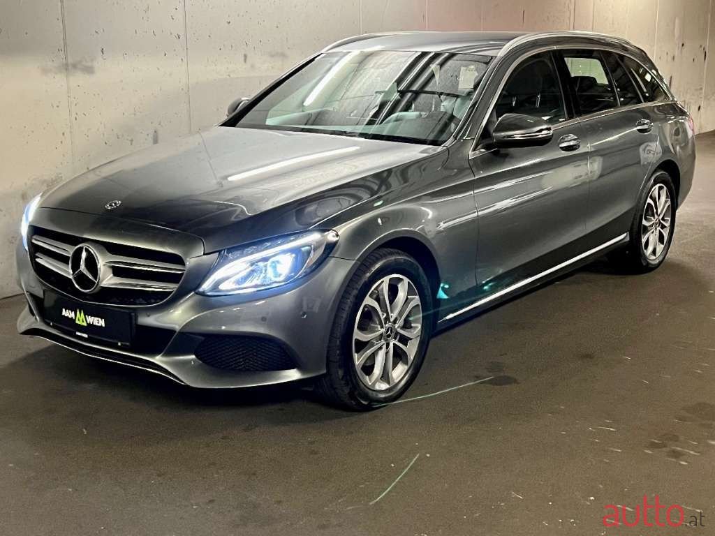 2017' Mercedes-Benz C-Klasse photo #1