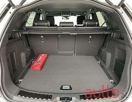 2022' Land Rover Discovery Sport photo #4