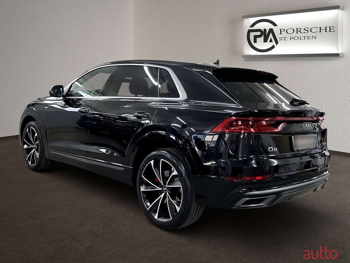 2019' Audi Q8 photo #3