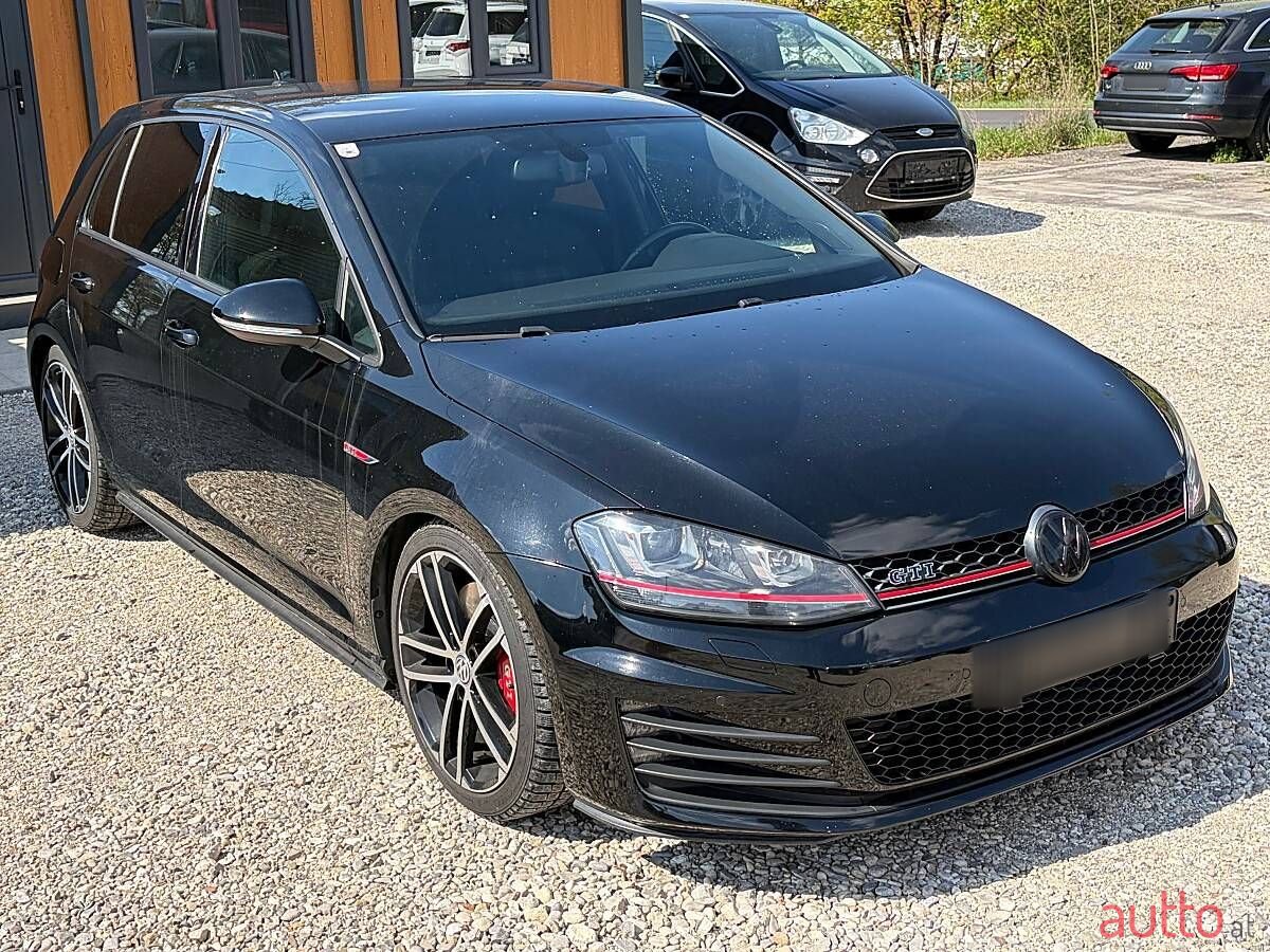 2016' Volkswagen Golf photo #1