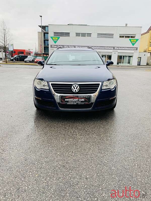 2009' Volkswagen Passat photo #2